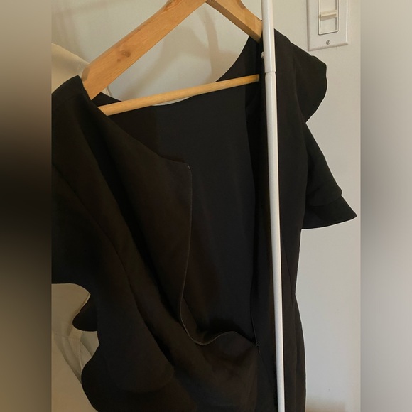 Black dress - Picture 11 of 11